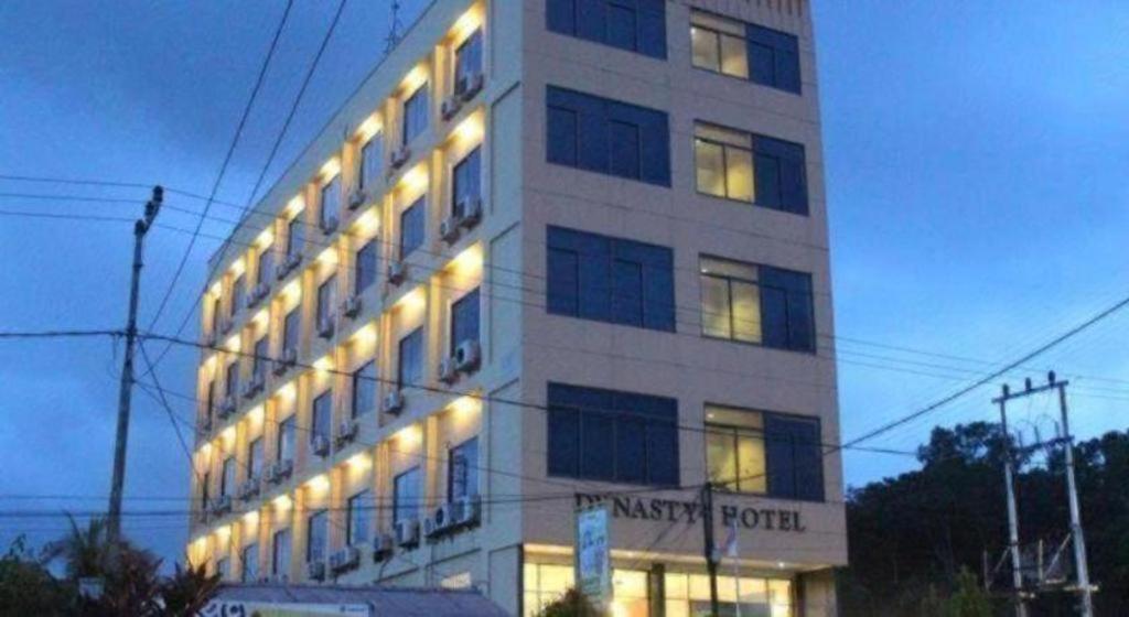 Hotel Dynasty Tarakan Exterior photo